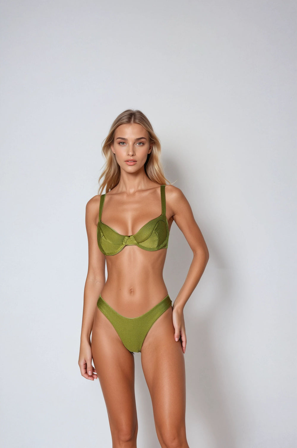 Lyra Top - Moss Top Thais Top 