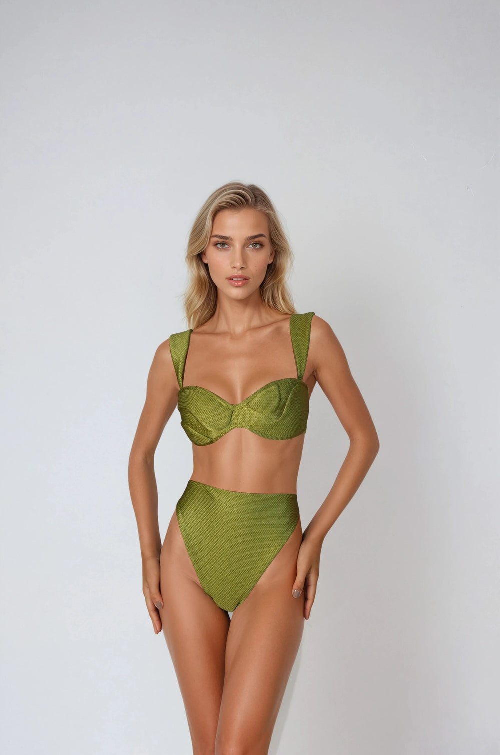 Isla Top - Moss Top Thais Top 